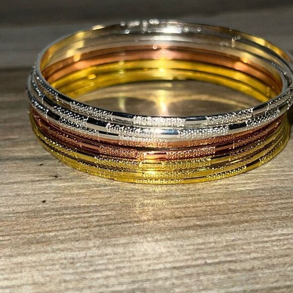 Bangle Stack Set Of 8 Etched Bracelet Gold Silver Rose Gold Tone Sparkle Classic - Picture 2 of 6